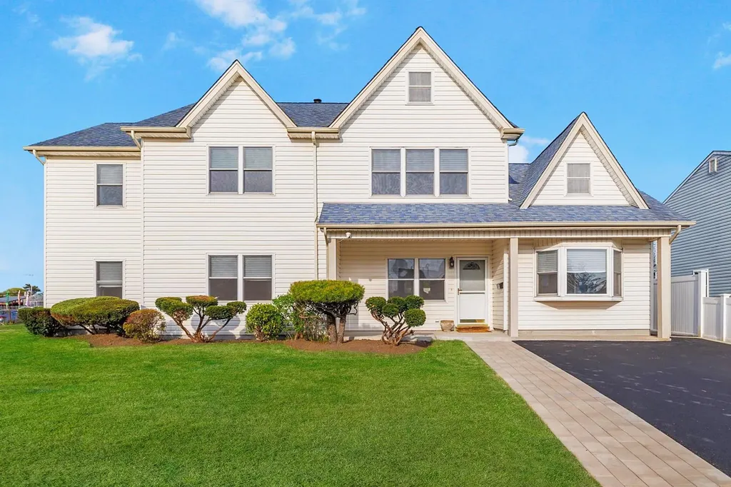 4203 Harriet Road Bethpage NY 11714