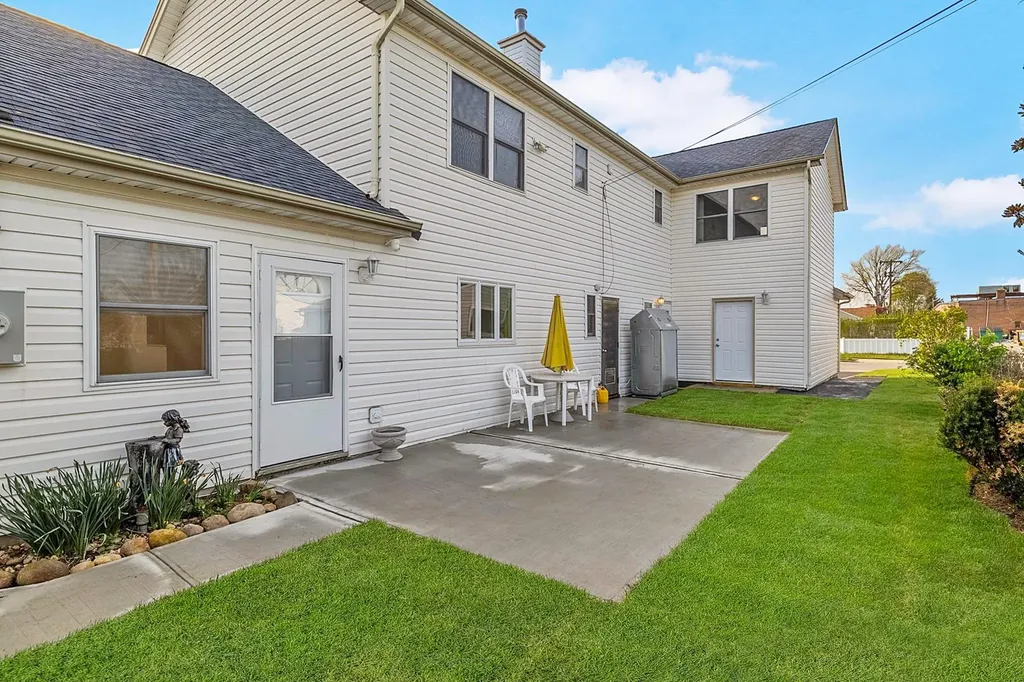 4203 Harriet Road Bethpage NY 11714