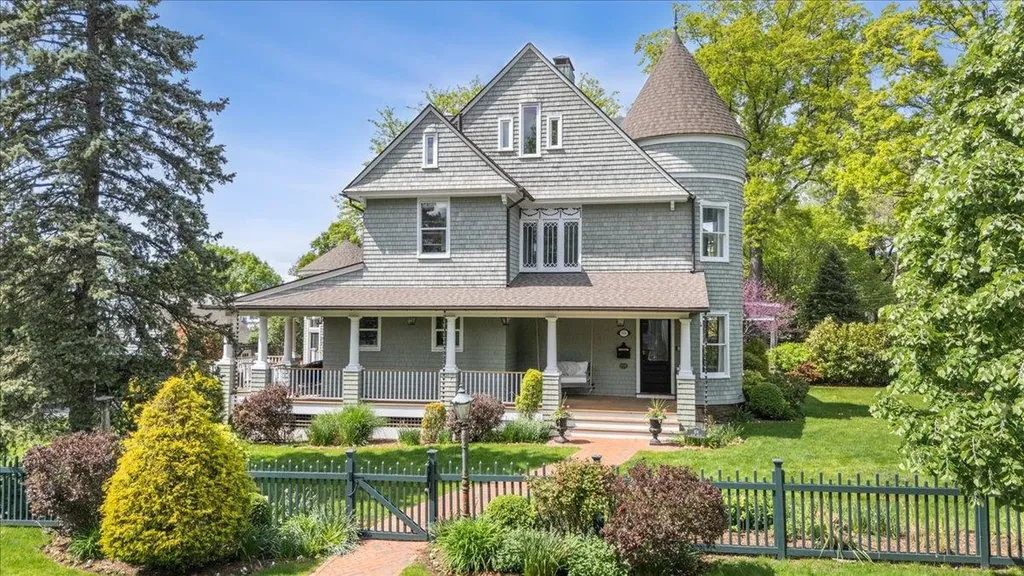 104 Beach Avenue Larchmont NY 10538
