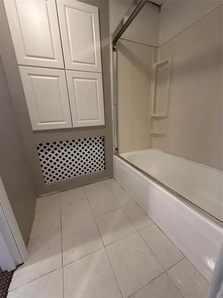 809 Hampshire Road Bay Shore NY 11706