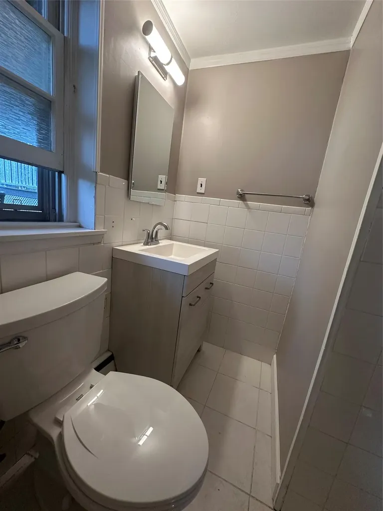 809 Hampshire Road Bay Shore NY 11706
