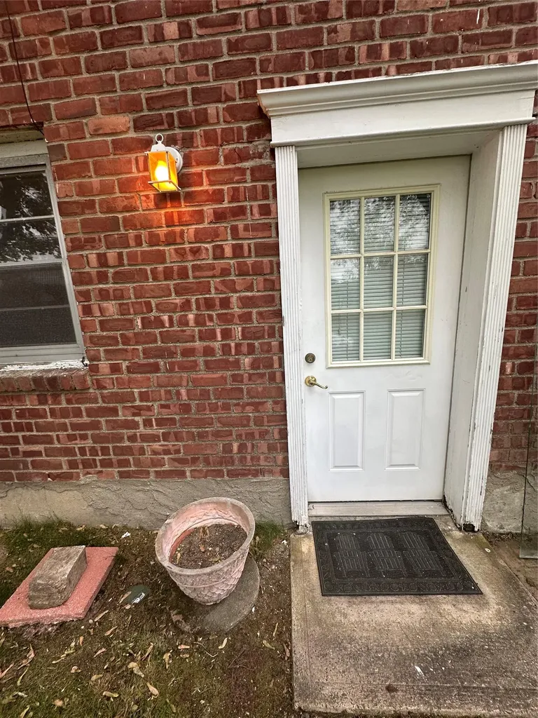 809 Hampshire Road Bay Shore NY 11706