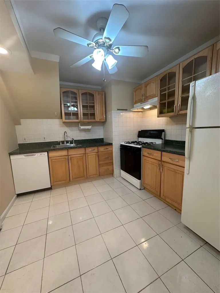 809 Hampshire Road Bay Shore NY 11706