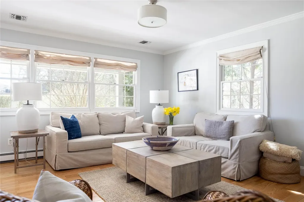 1065 W Mill Road Mattituck NY 11952
