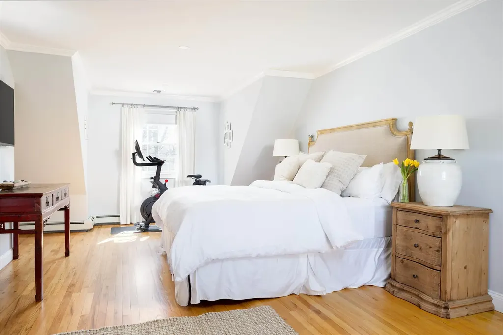 1065 W Mill Road Mattituck NY 11952