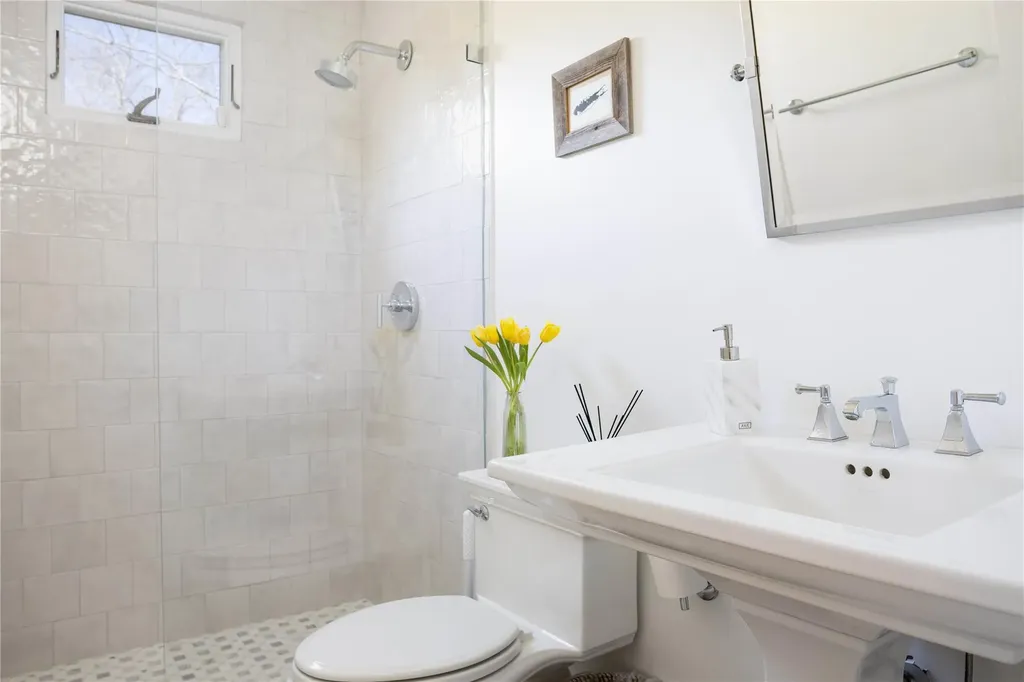 1065 W Mill Road Mattituck NY 11952