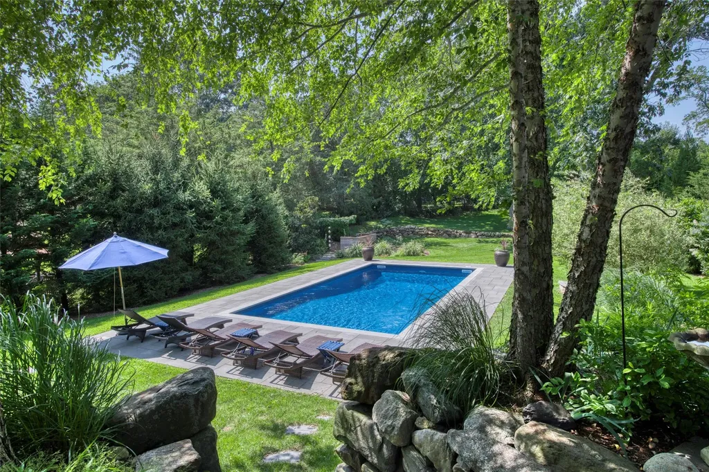 1065 W Mill Road Mattituck NY 11952