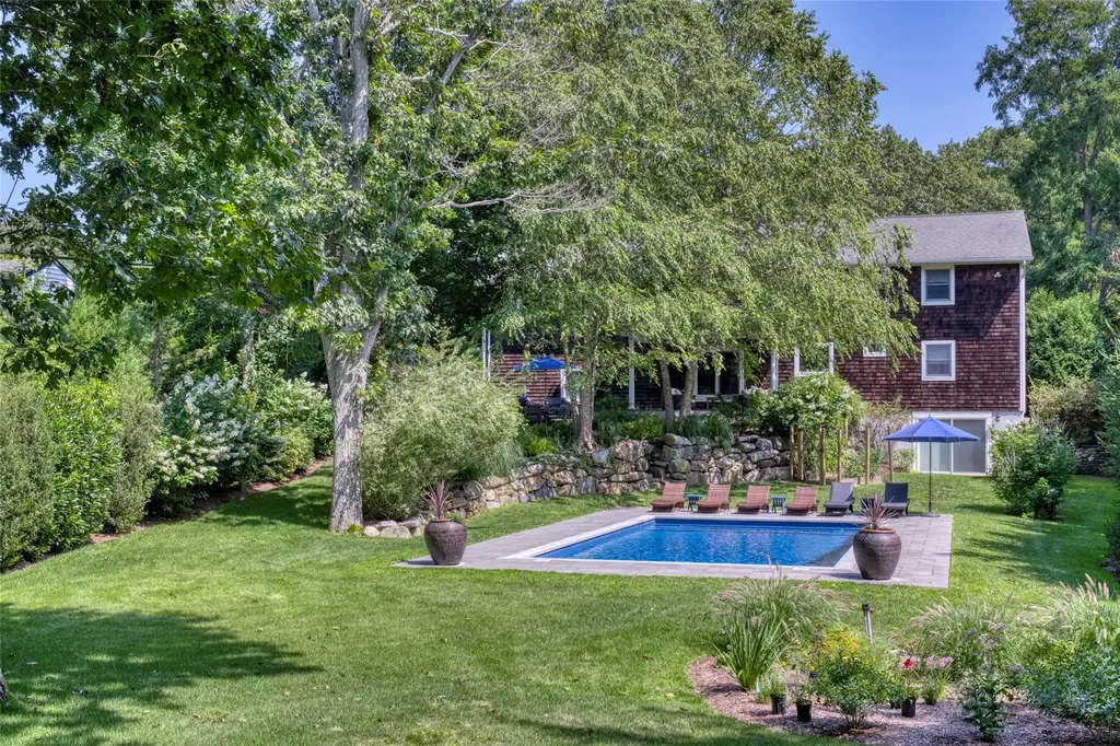 1065 W Mill Road Mattituck NY 11952
