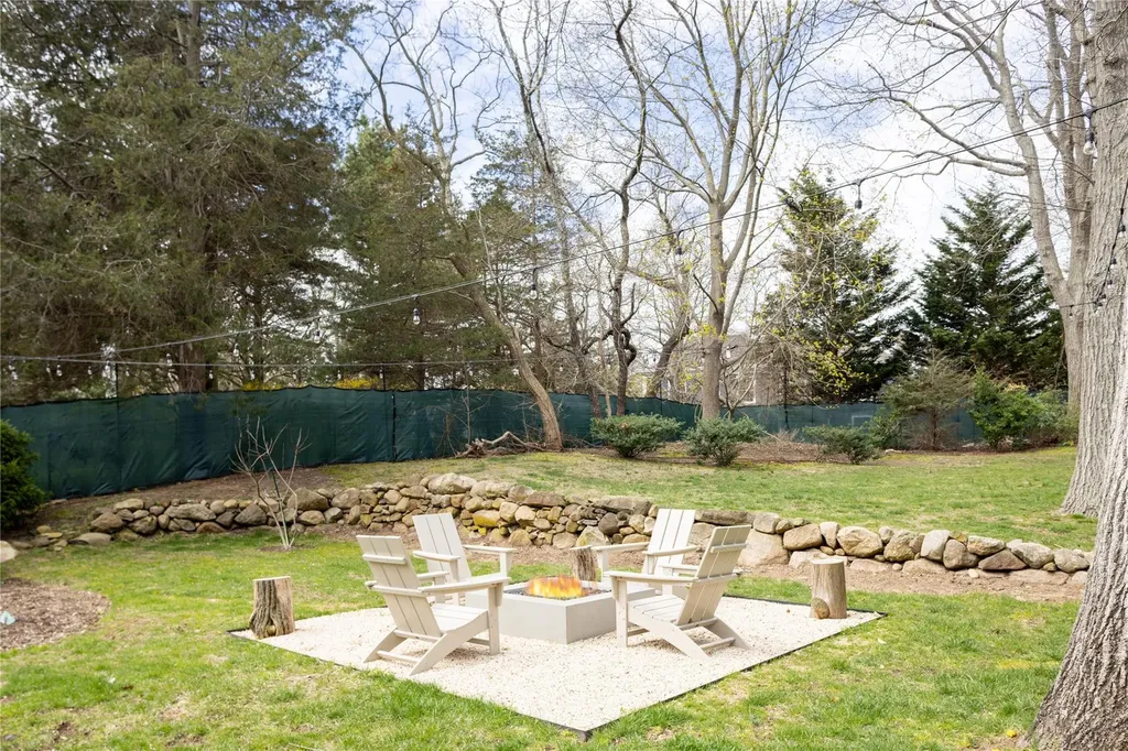1065 W Mill Road Mattituck NY 11952