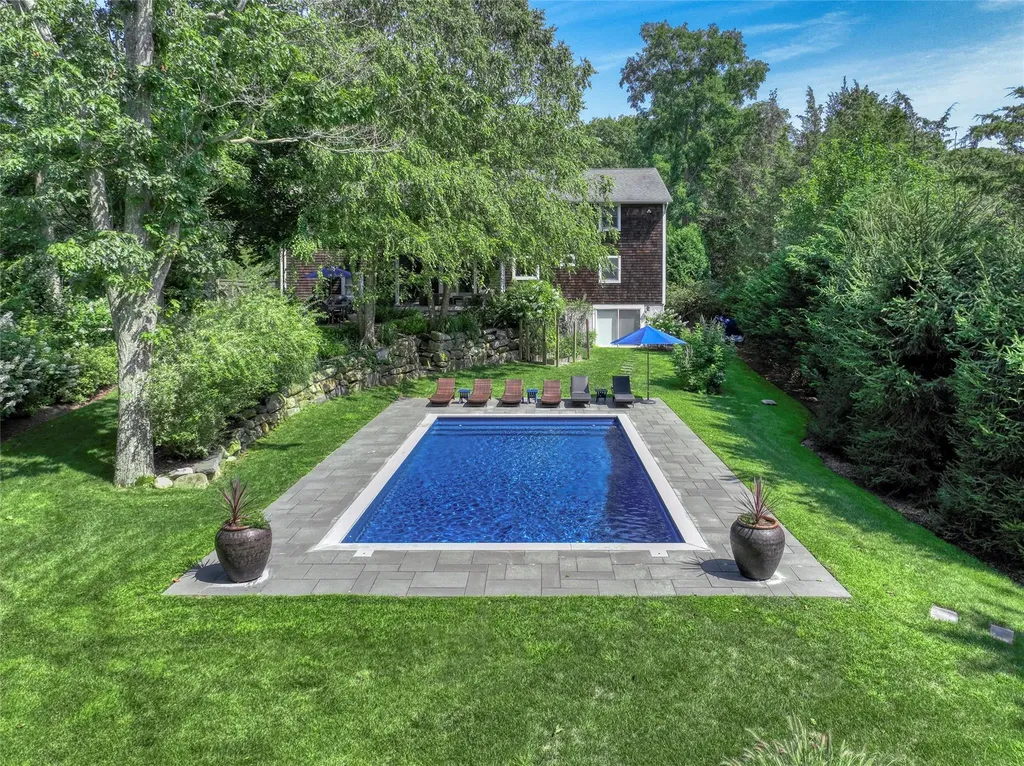 1065 W Mill Road Mattituck NY 11952