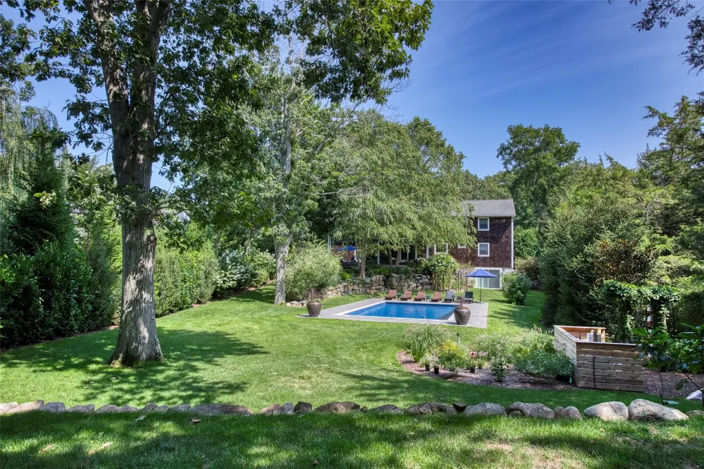 1065 W Mill Road Mattituck NY 11952