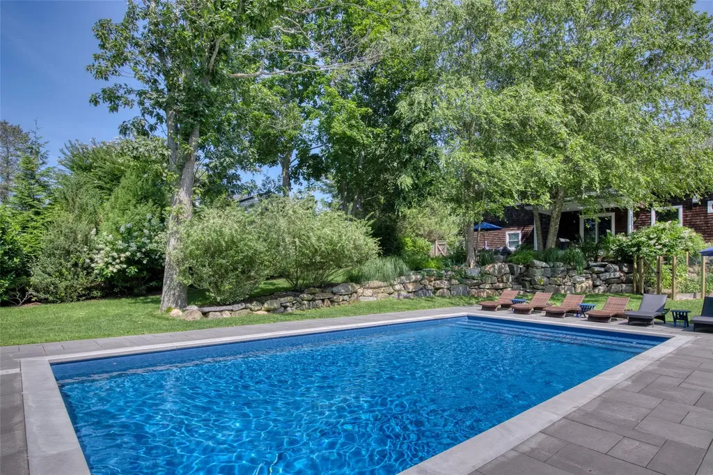 1065 W Mill Road Mattituck NY 11952