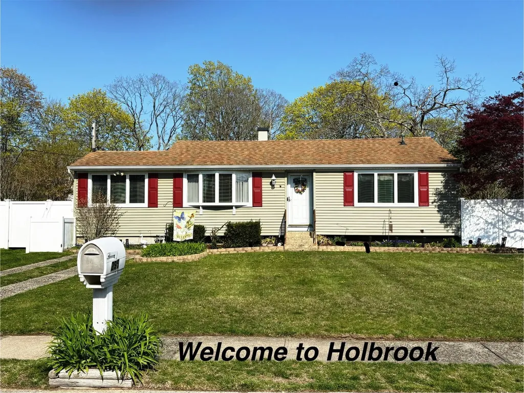 295 Coates Avenue Holbrook NY 11741