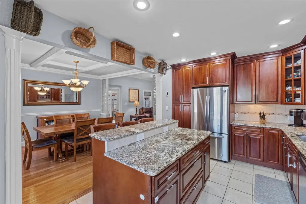 162 Lake Shore Drive Mahopac NY 10541