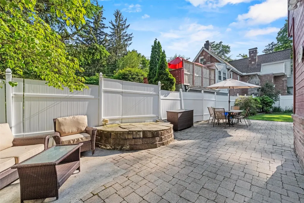 162 Lake Shore Drive Mahopac NY 10541