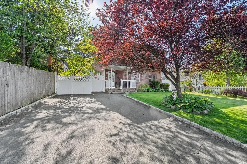 162 Lake Shore Drive Mahopac NY 10541