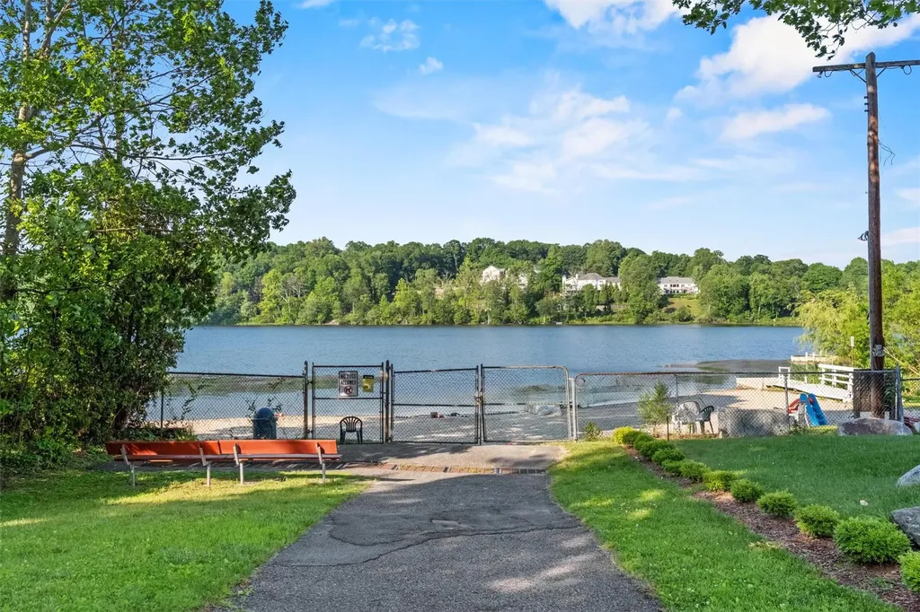 162 Lake Shore Drive Mahopac NY 10541