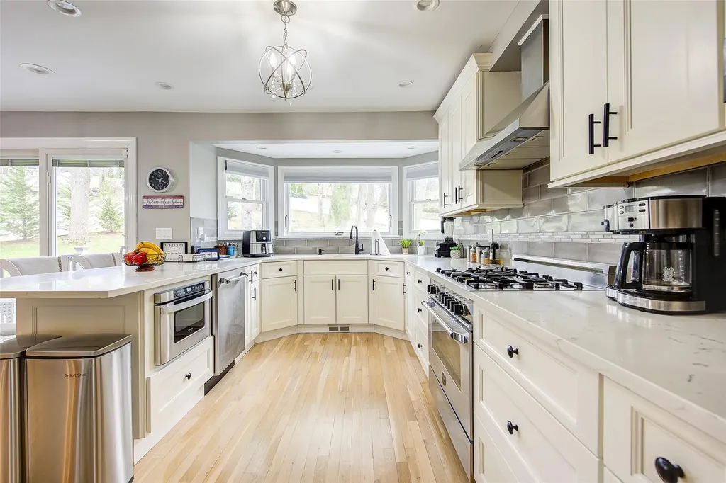 460 Wolf Hill Road Dix Hills NY 11746