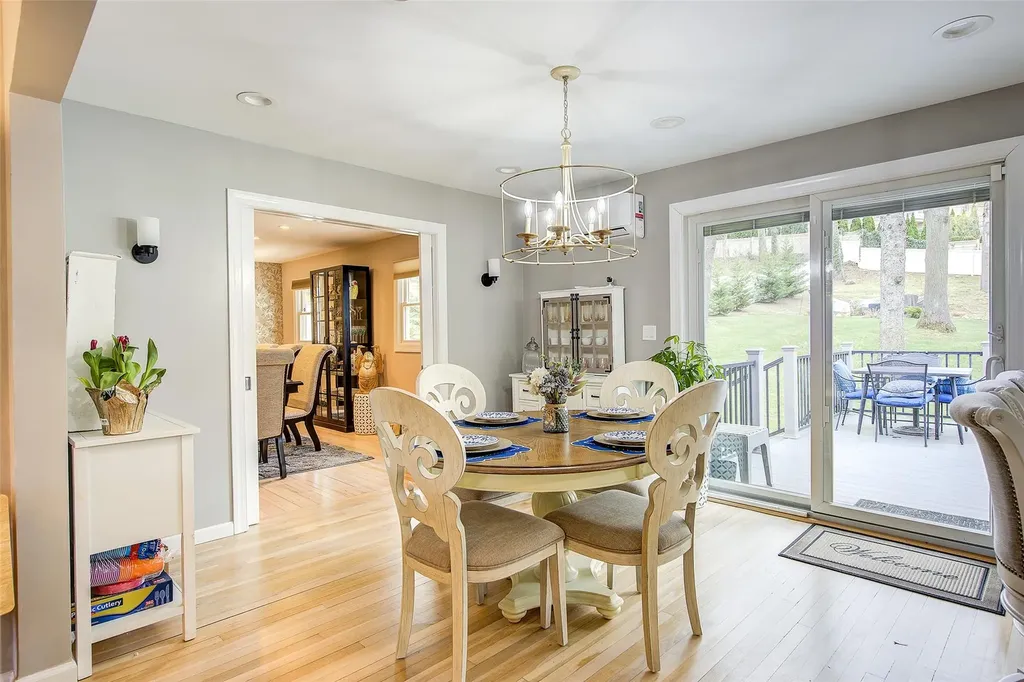 460 Wolf Hill Road Dix Hills NY 11746