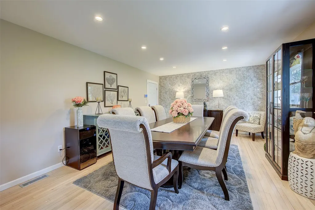 460 Wolf Hill Road Dix Hills NY 11746