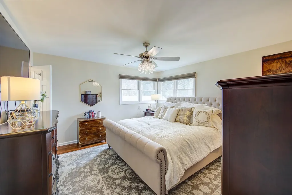 460 Wolf Hill Road Dix Hills NY 11746