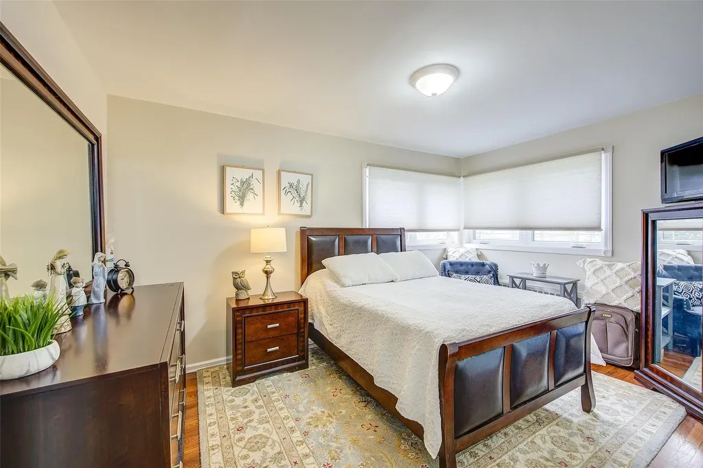 460 Wolf Hill Road Dix Hills NY 11746