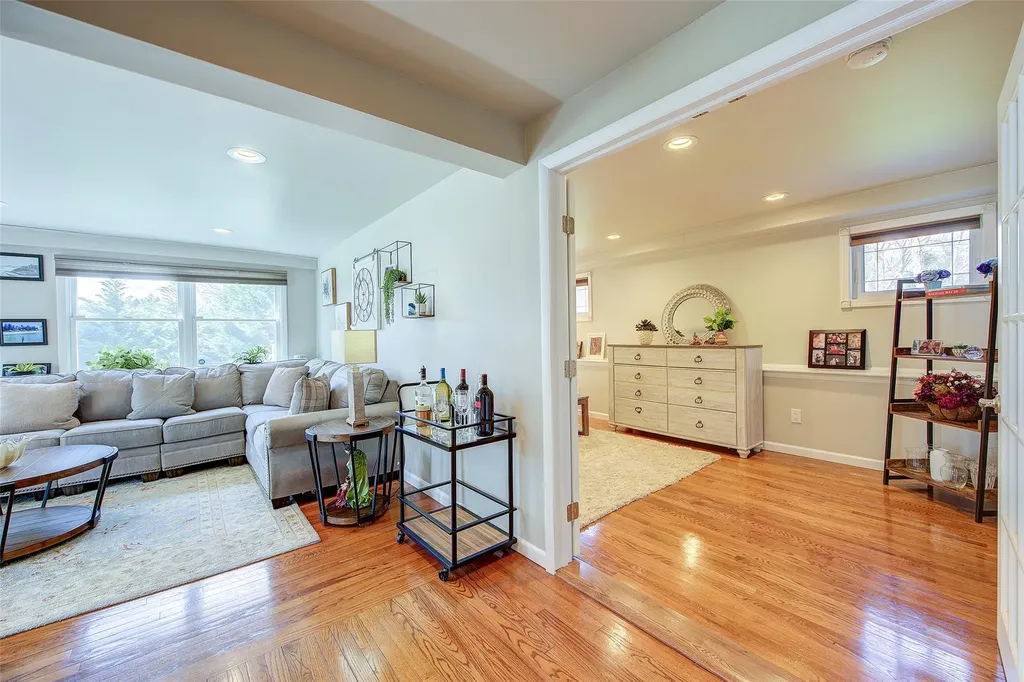460 Wolf Hill Road Dix Hills NY 11746