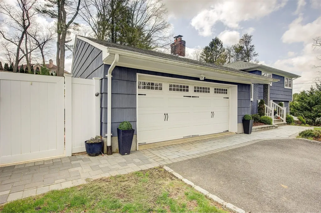 460 Wolf Hill Road Dix Hills NY 11746