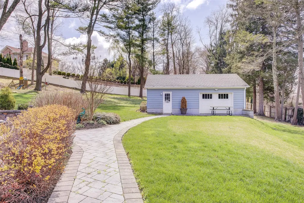 460 Wolf Hill Road Dix Hills NY 11746