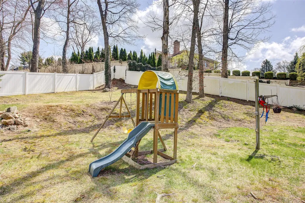 460 Wolf Hill Road Dix Hills NY 11746