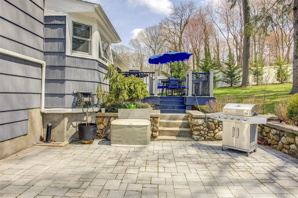 460 Wolf Hill Road Dix Hills NY 11746