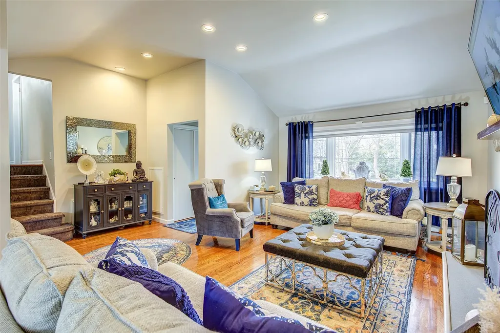 460 Wolf Hill Road Dix Hills NY 11746