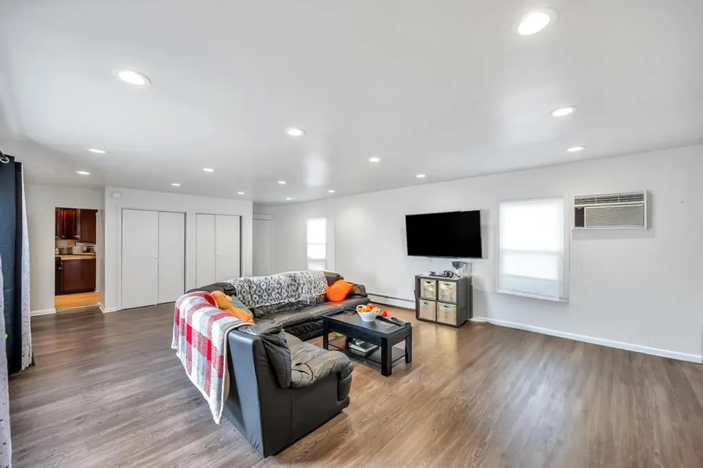209 Central Avenue Bethpage NY 11714