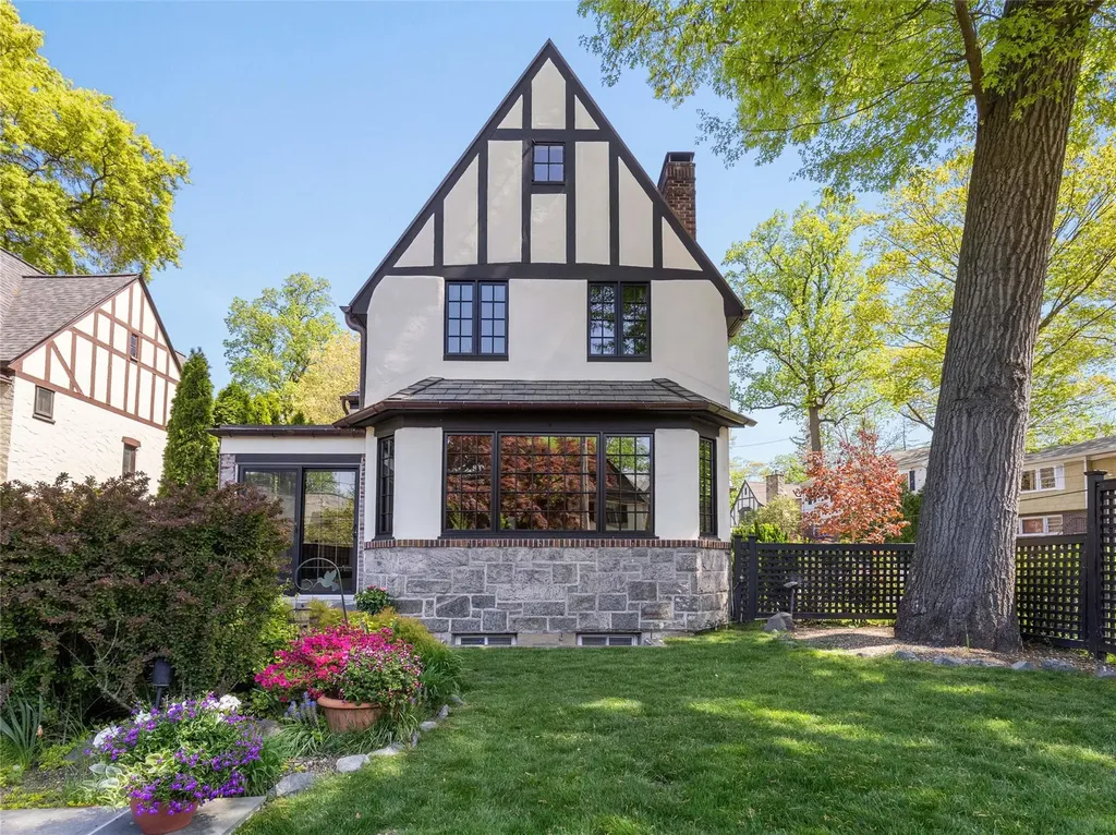 26 Parkway East Mount Vernon NY 10552