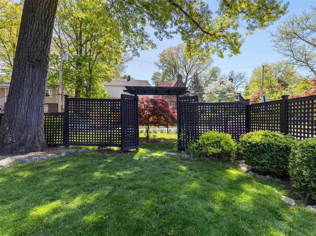 26 Parkway East Mount Vernon NY 10552