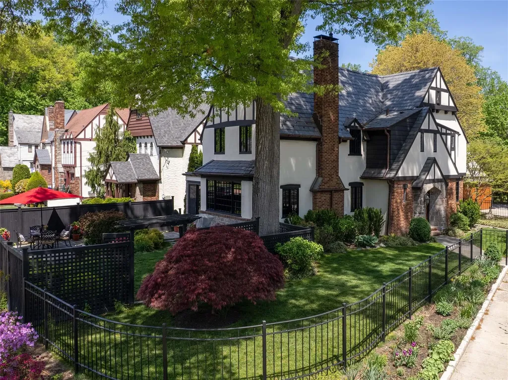 26 Parkway East Mount Vernon NY 10552
