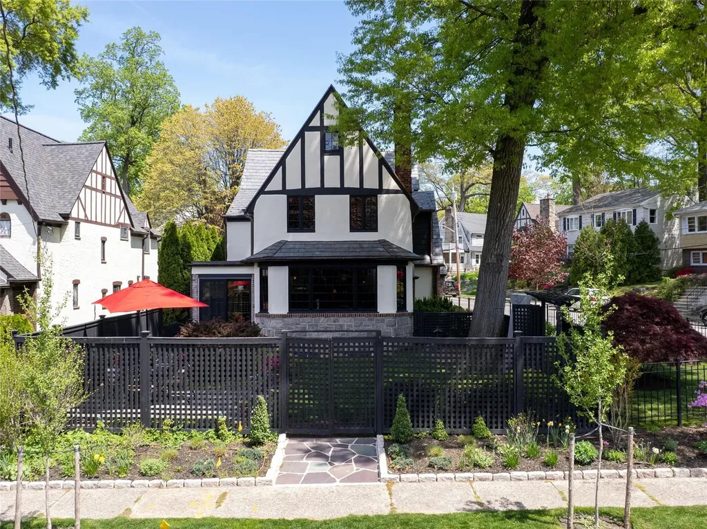26 Parkway East Mount Vernon NY 10552