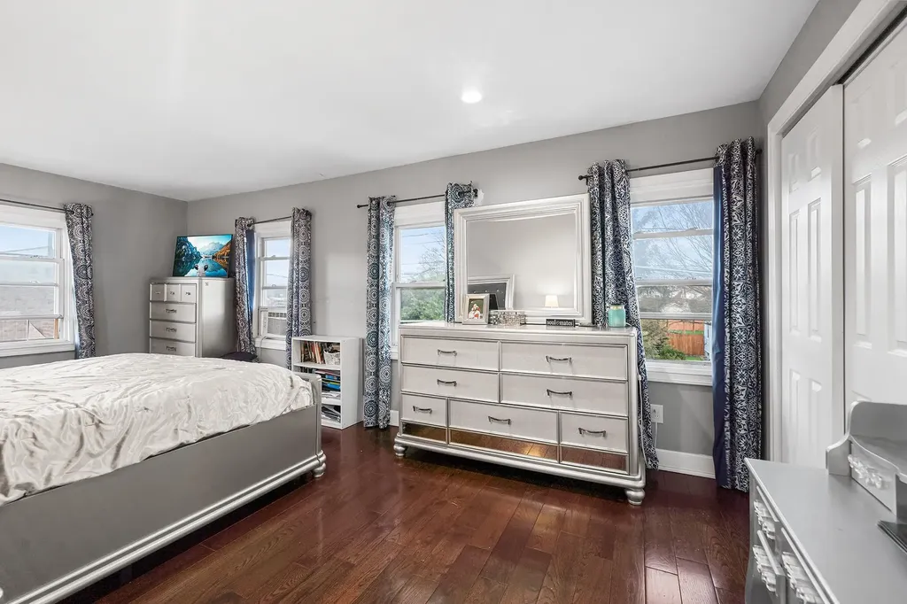 14 E Seaman Avenue Freeport NY 11520