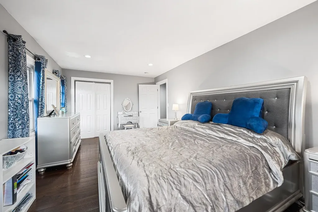 14 E Seaman Avenue Freeport NY 11520