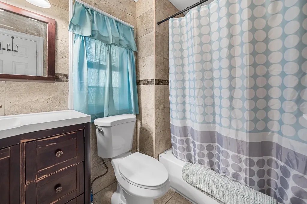 14 E Seaman Avenue Freeport NY 11520