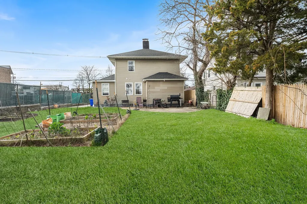 14 E Seaman Avenue Freeport NY 11520