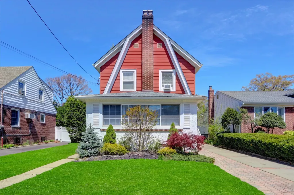 273 E Beverly Parkway Valley Stream NY 11580