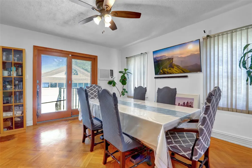 273 E Beverly Parkway Valley Stream NY 11580