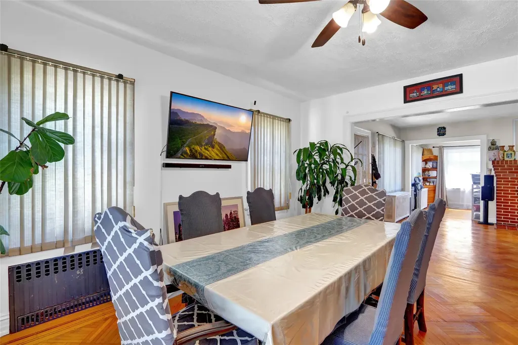 273 E Beverly Parkway Valley Stream NY 11580