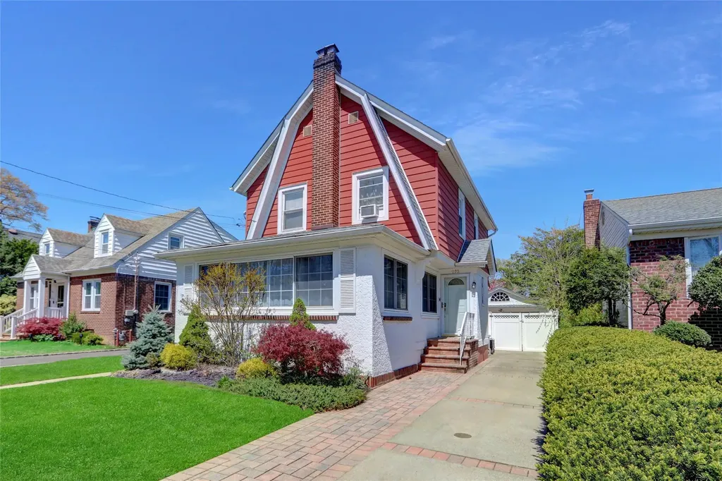 273 E Beverly Parkway Valley Stream NY 11580