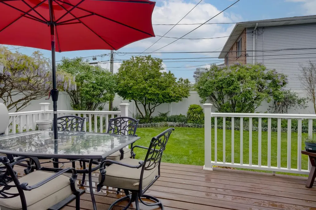 178 Harvard Street Westbury NY 11590