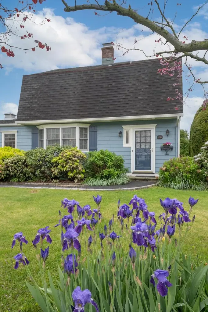 178 Harvard Street Westbury NY 11590