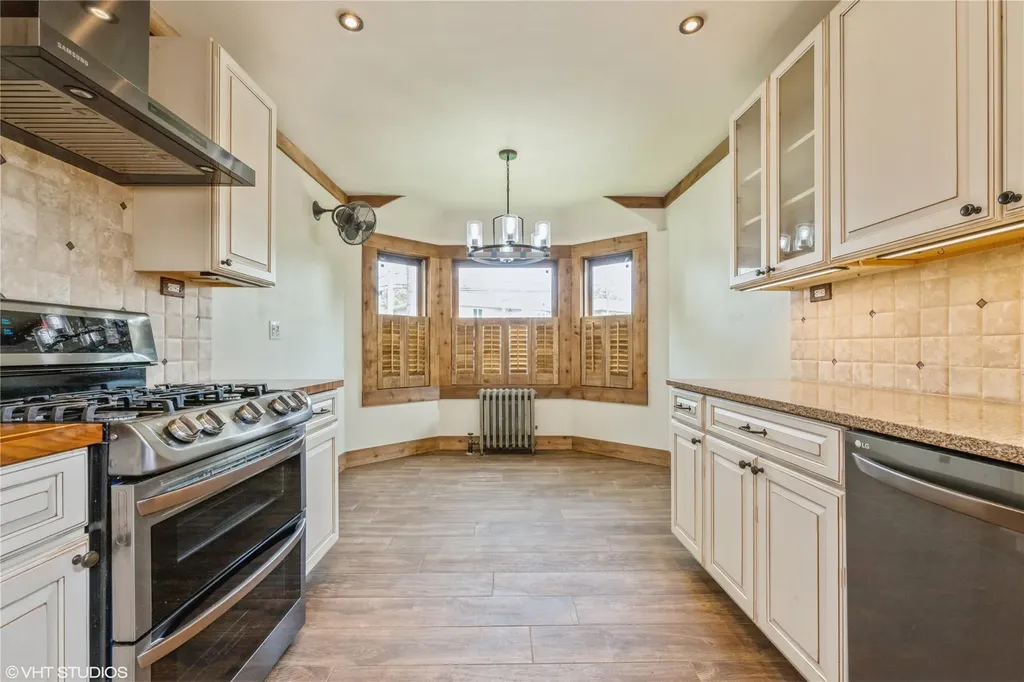 694 Lakeside Drive Baldwin NY 11510