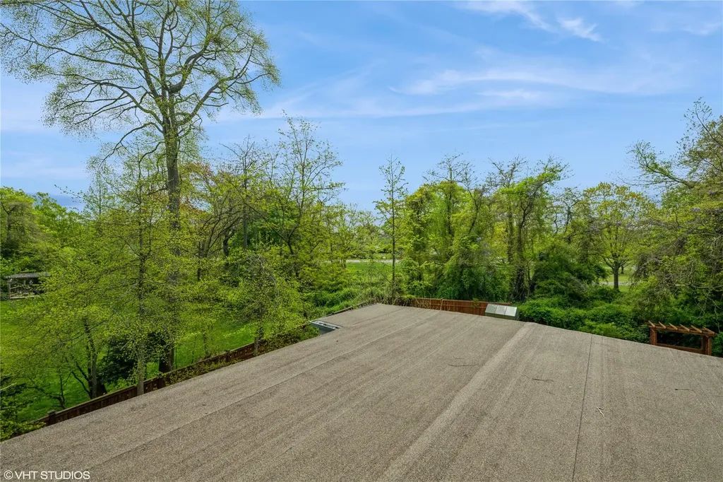 694 Lakeside Drive Baldwin NY 11510