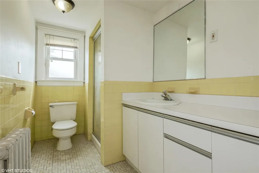 694 Lakeside Drive Baldwin NY 11510